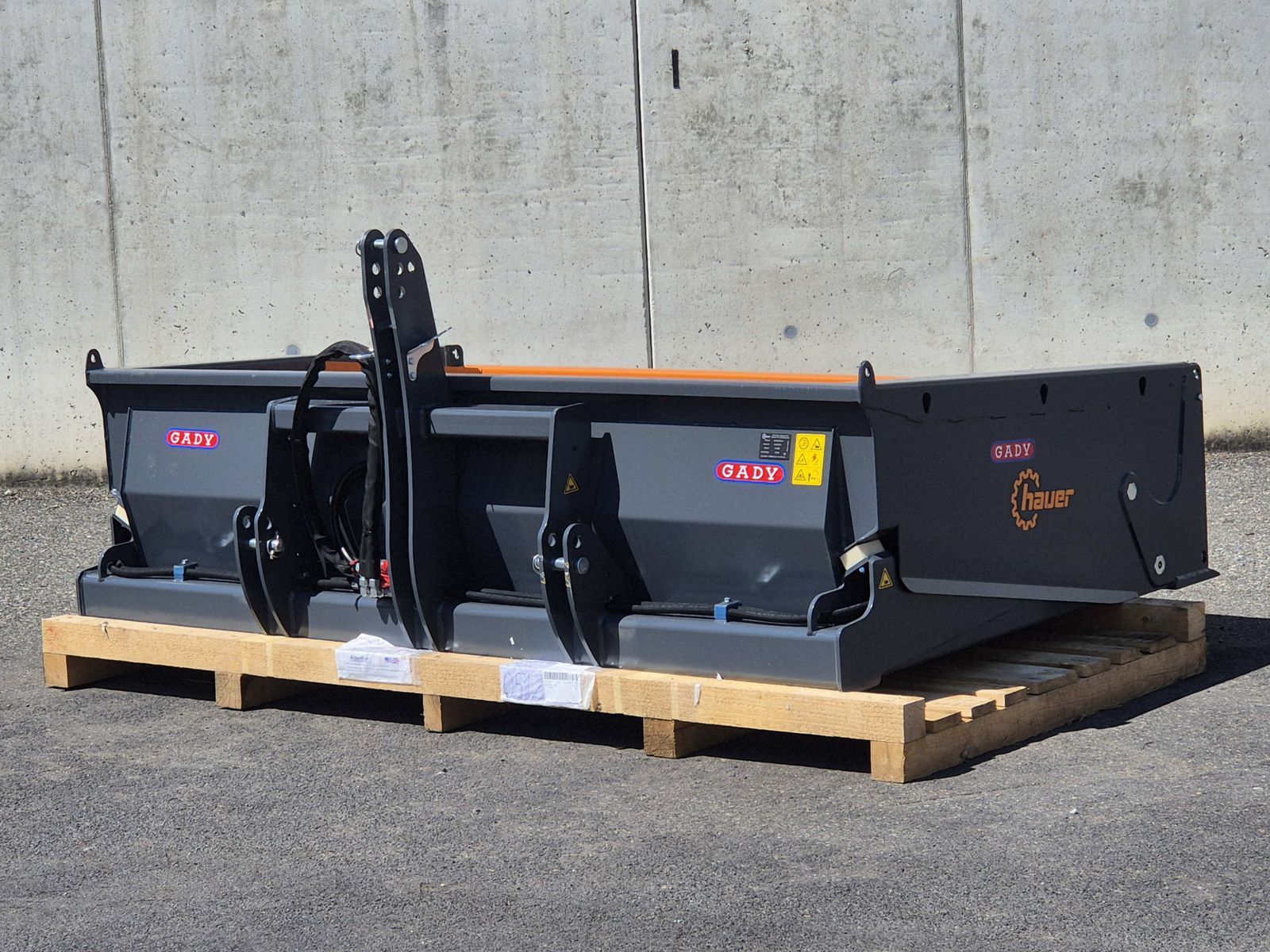 E-FARM: hauer kippmulde 2200 3-punkt - Teile - id 5GHUUFT - 4.325 € - Österreich