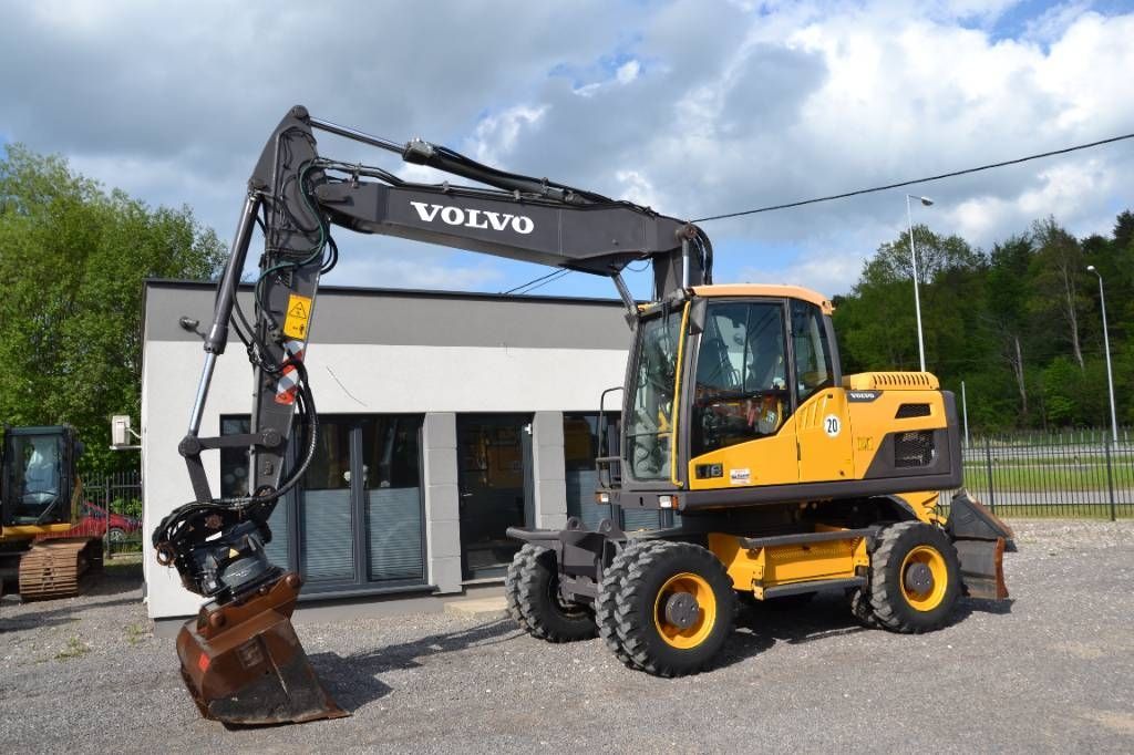VOLVO ew 160 d rototilt Radbagger 62.385 €
