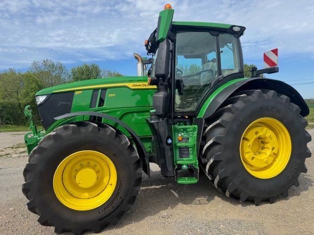John Deere 6R 250 Tractor €200,000