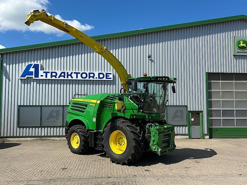 E-FARM: John Deere 8400 - Cosechadora de forraje autopropulsada - id CUZ65X1 - Año: 2018 - Horas: 3515,Potencia del motor: 540,Alemania