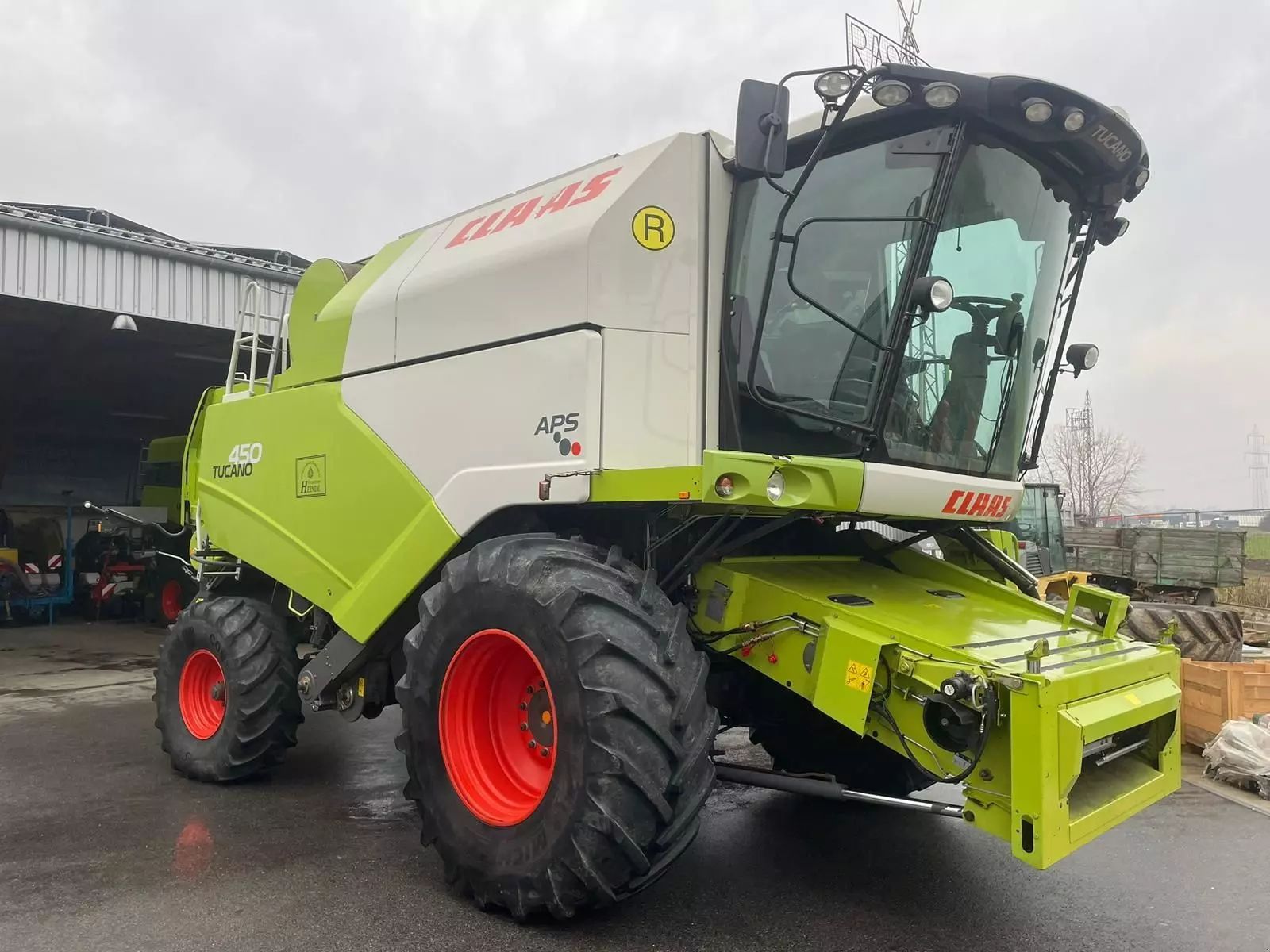 Claas Tucano 450 Kombajn zbożowy 87 350 €