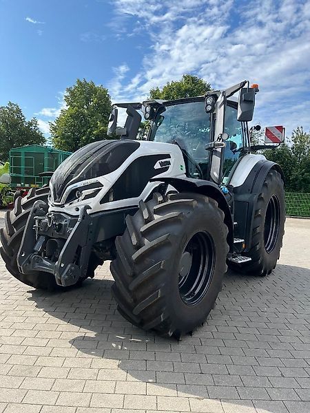 E-FARM: Valtra Q245 - Tractor - id SYS5R34 - €165,000 - Year of construction: 2024 - Engine hours: 144,Engine power (HP): 245,Germany