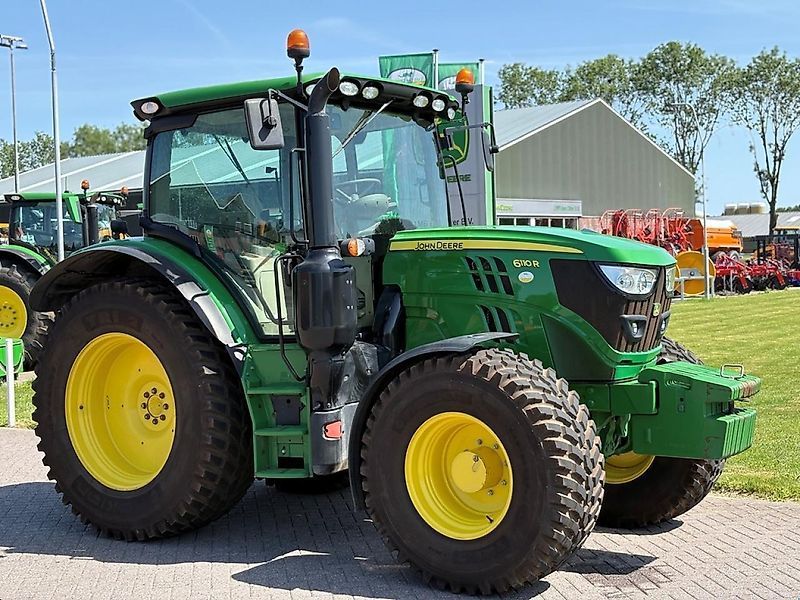 John Deere 6110 R Traktor