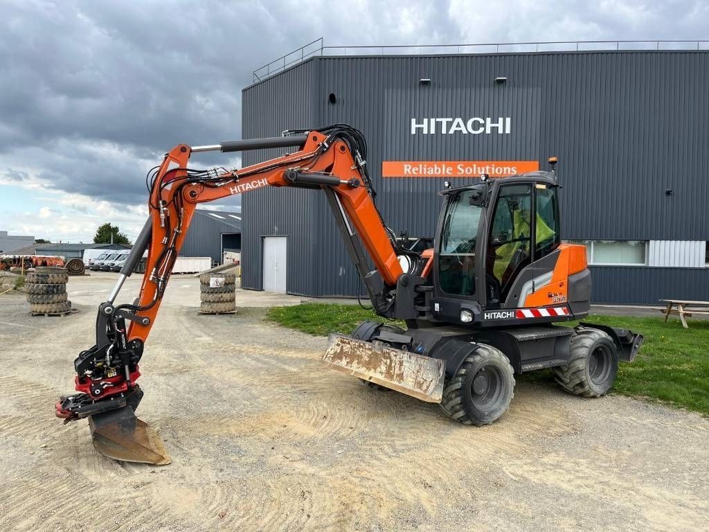 Hitachi zx95w-7-2p Excavadora de ruedas 135.000 €