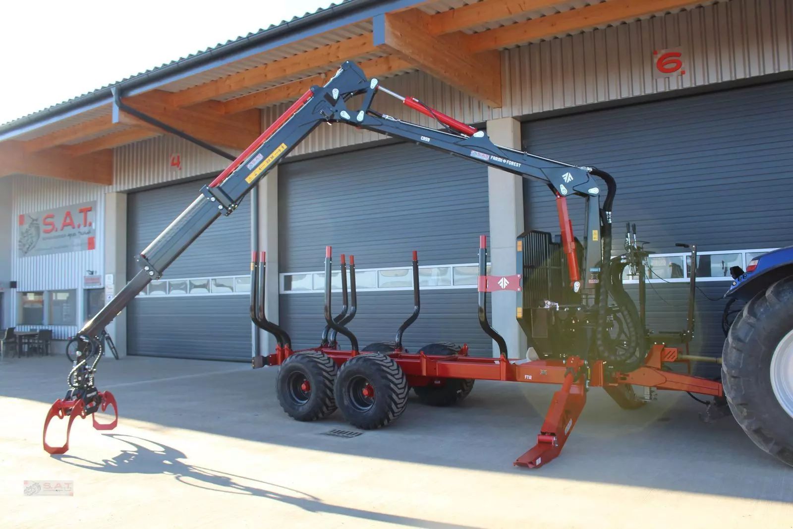 E-FARM: FARMI rückewagen ft 12 - cr 59 - 8,50m kran - 14,5t - Lesnický přívěs - id HNMAL9G - 33 250 € - Rakousko