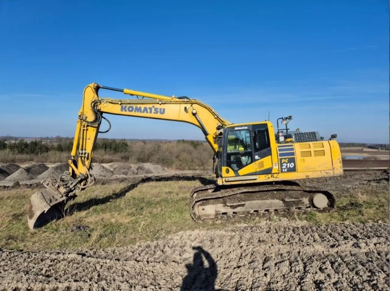 KOMATSU pc210lc-11 Excavator