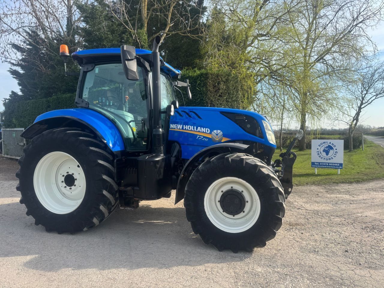 New Holland T7.210 Traktor 73 287 EUR