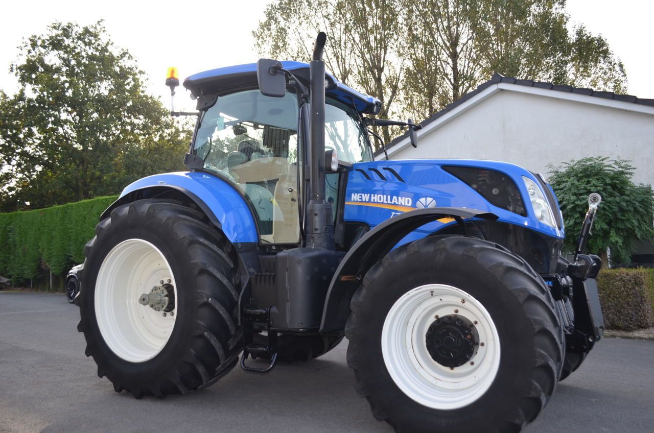 E-FARM: New Holland T7.260 - Tractor - id RQB6FXV - €78,500 - Year of construction: 2016 - Engine hours: 4,683,Engine power (HP): 260,Belgium