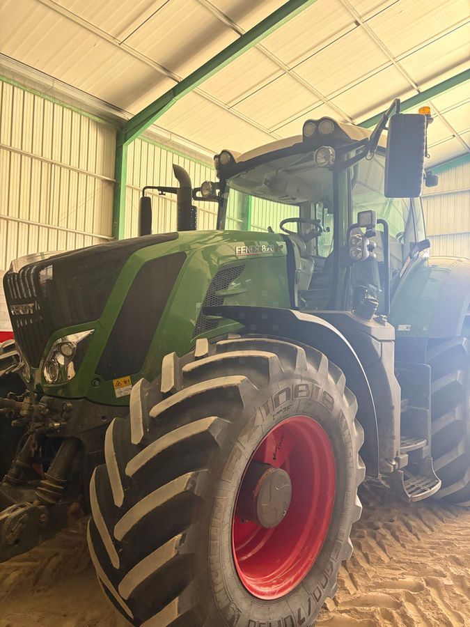 Fendt 828 Vario Profi Plus Tractor €135,000