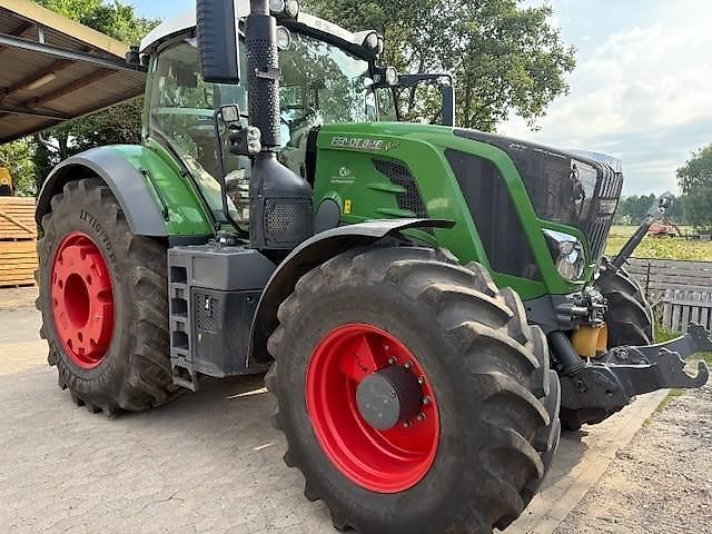 E-FARM: Fendt 828 Vario Profi+ - Traktor - id Y2SRT7Q - 119 000 € - Rok výroby: 2019 - Hodiny motoru: 4 925,Výkon motoru (HP): 280,Německo