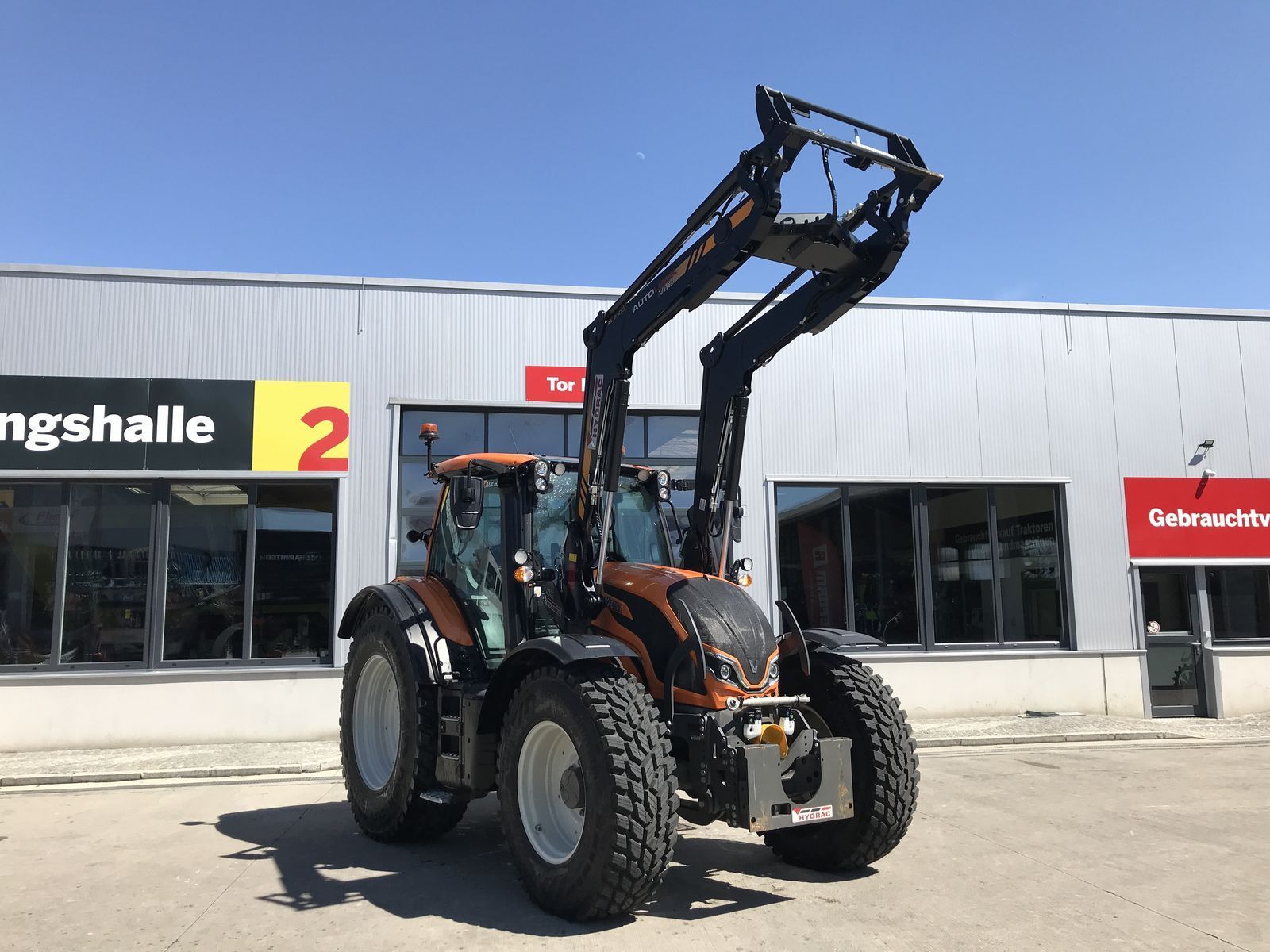 Valtra N 175 Tractor