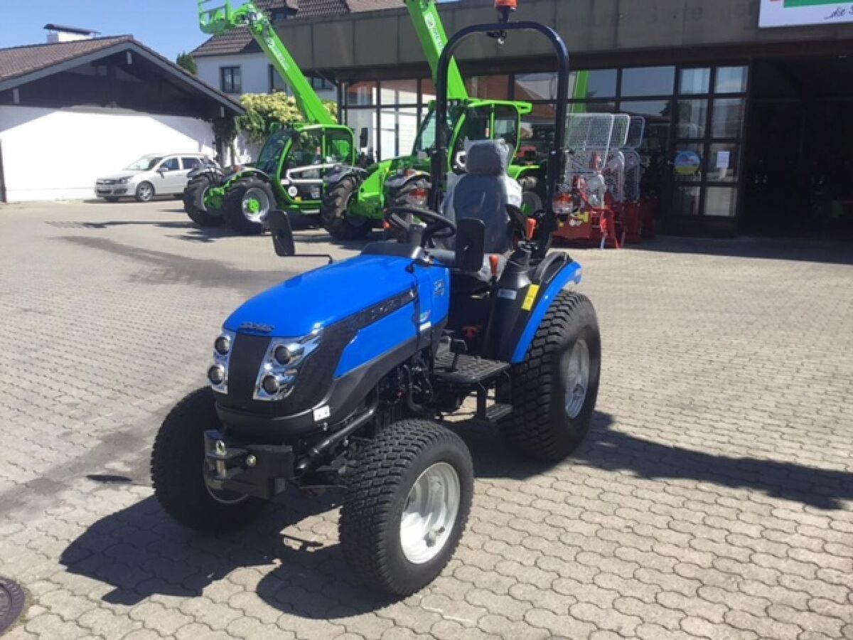 E-FARM: Solis 26 9+9 - Traktor - id X5ZTRKD - Rok výroby: 2024 - Výkon motoru (HP): 25,Německo