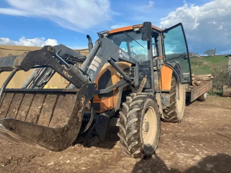 E-FARM: Renault Ares 556 RZ - Tractor - id A5SILNB - 23.000 € - Año: 2004 - Francia