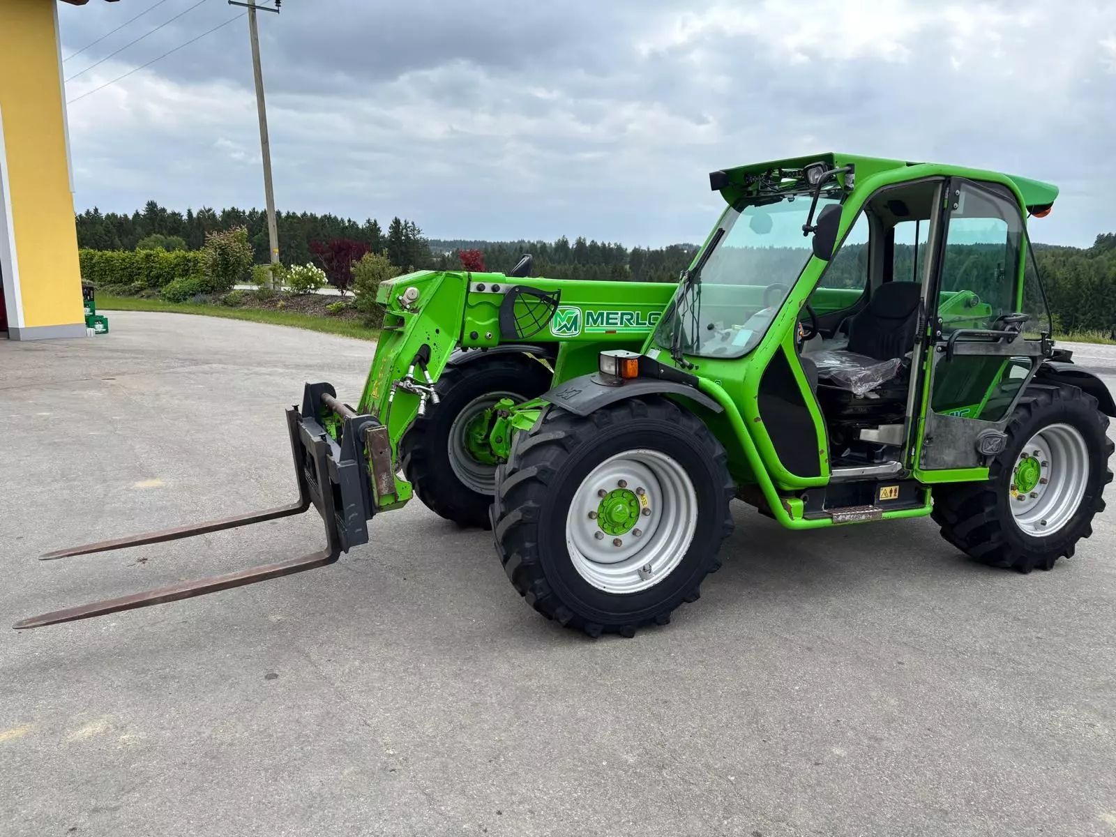 E-FARM: Merlo p 32,6 top - Chargeur télescopique  - id R1SBRRE - 36 549 € - Année: 2016 - Lecture du nombre d'heure: 7 630,Puissance du moteur (chevaux): 101,Autriche