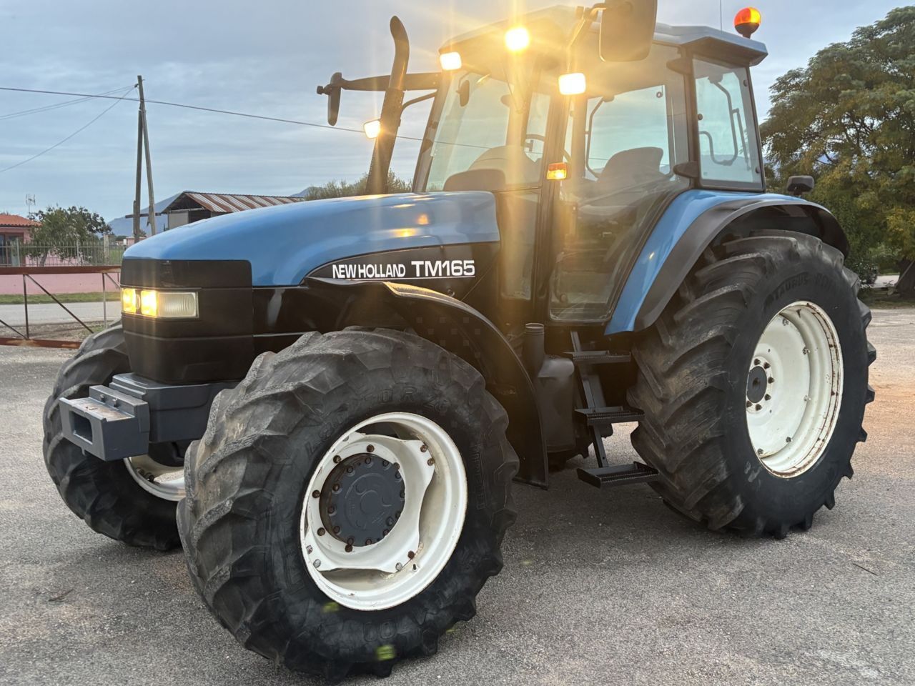 New Holland TM 165 Trattore