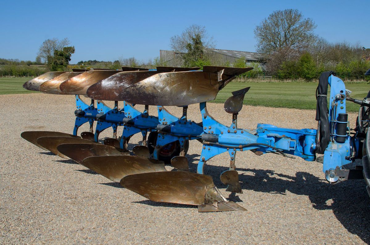 E-FARM: Lemken juwel 8 plough 5 furrows - Charrue - id FEZPA9T - 12 863 € - Année: 2011 - Royaume-Uni