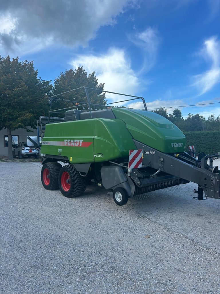 E-FARM: Fendt 1290 s - Empacadora - id G7WWCUI - 69.900 € - Año: 2018 - Las balas producidas: 76.475,Italia