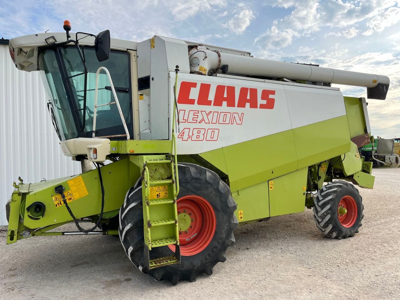 E-FARM: Claas Lexion 480 - Mähdrescher - id DRCJVXI - 32.000 € - Baujahr: 1996 - Abgelesene Motorstunden: 3.888,Frankreich