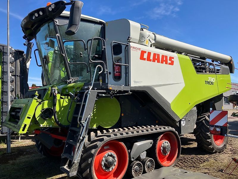 Claas Trion 730 Terra Trac Combine harvester €356,500
