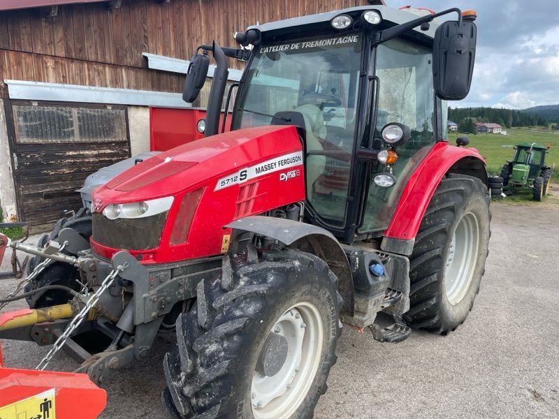 E-FARM: Massey Ferguson 5712s - Traktor - id Q86V6AM - 55.000 € - Baujahr: 2019 - Abgelesene Motorstunden: 2.000,Motorleistung (PS): 120,Frankreich