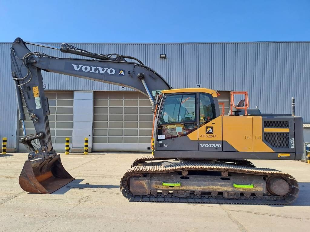 VOLVO ec220el Crawler excavator €64,000