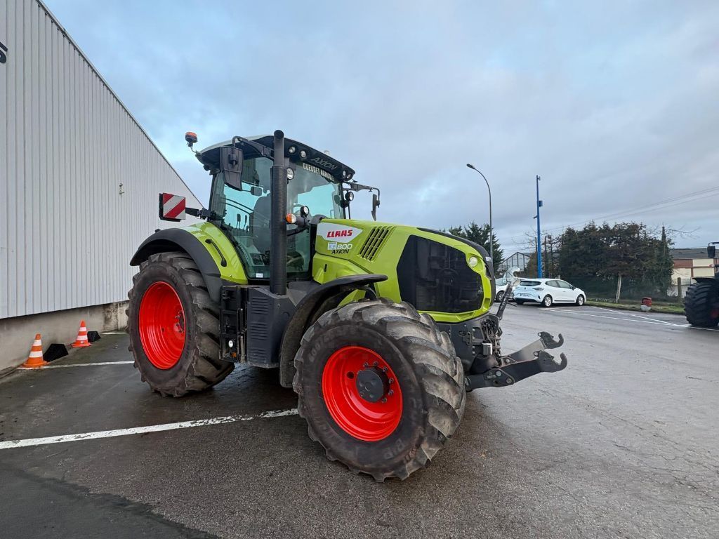 Claas Axion 800 Tractor €101,900