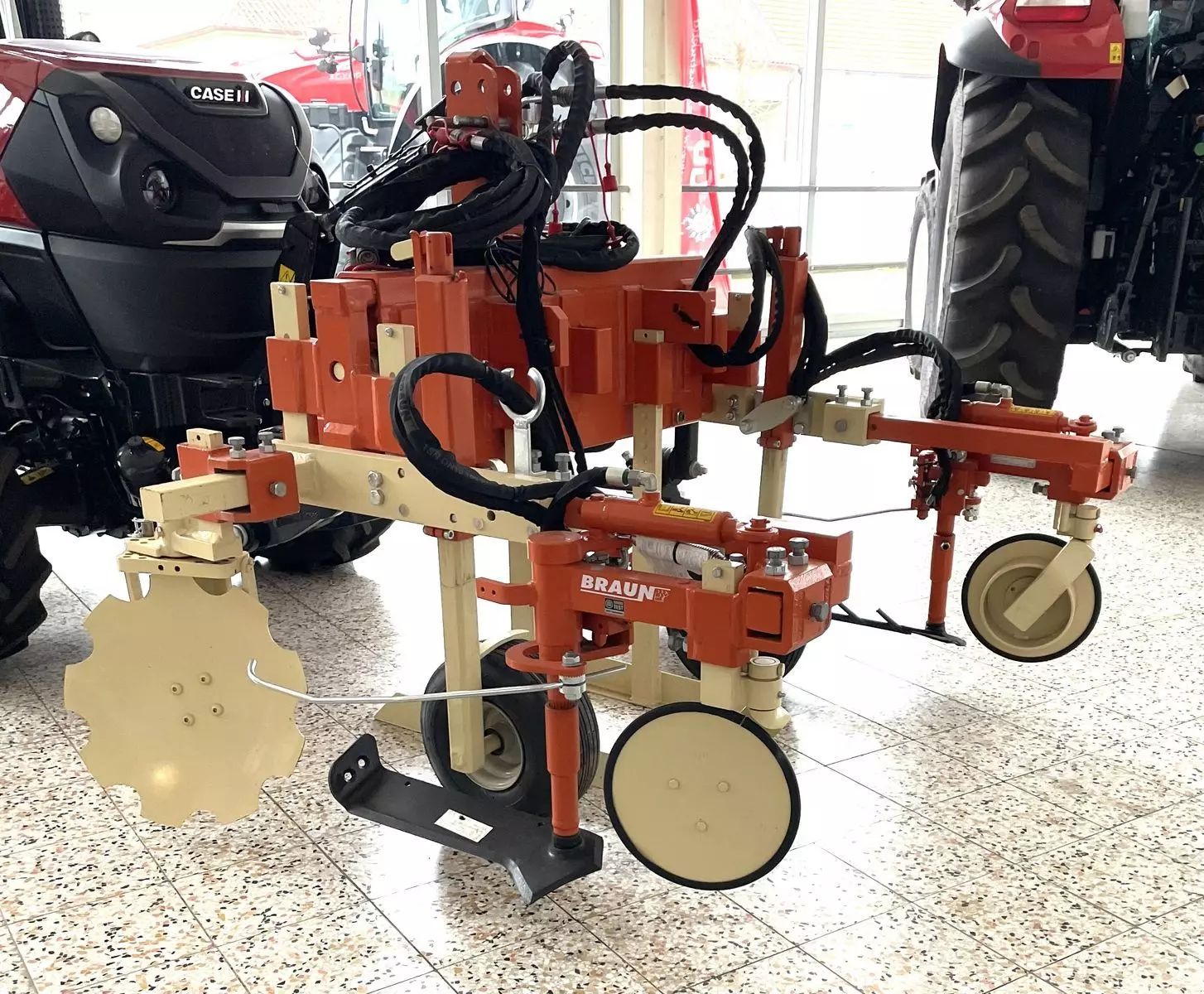 E-FARM: BRAUN verstellrahmen vario ii mit doppelt luv perfekt - Obst- und Weinbauausrüstung Sonstige - id SKZKDJD - Baujahr: 2023 - Österreich