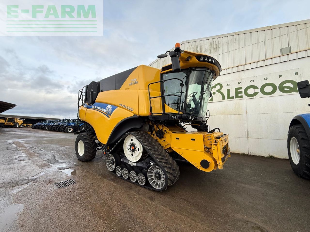 New Holland CR 8.80 Combine harvester €270,000