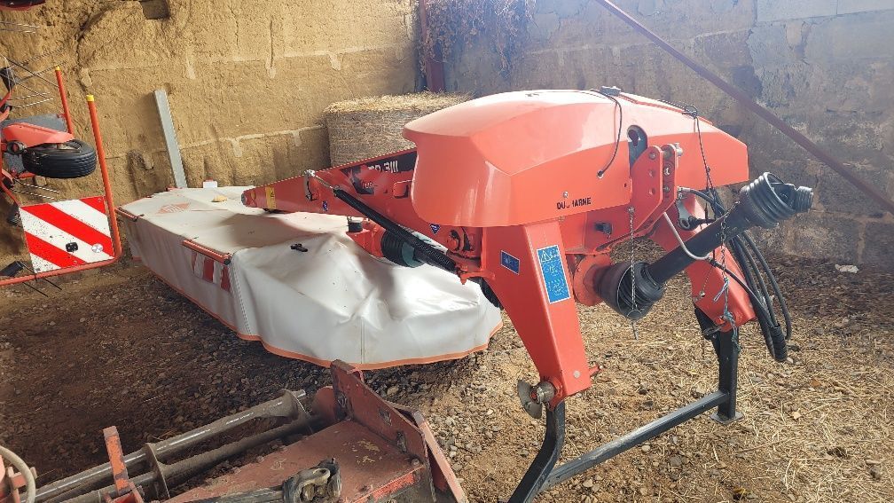 E-FARM: Kuhn gmd 3111 - Mower - id NFWQLLI - €8,000 - Year of construction: 2017 - France