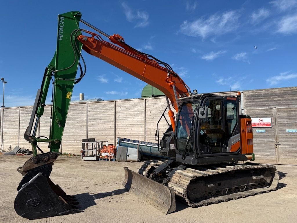 Hitachi zx135usbl-7 Koparka gąsienicowa 67 622 €
