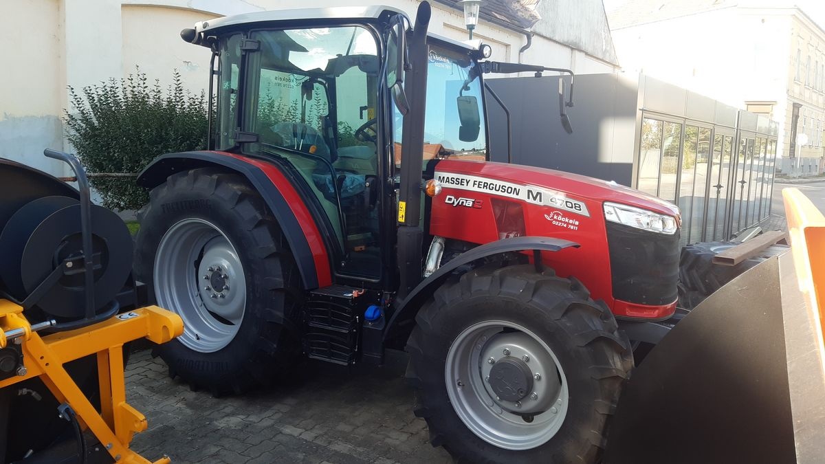Massey Ferguson 4708 M tractor 42 750 €