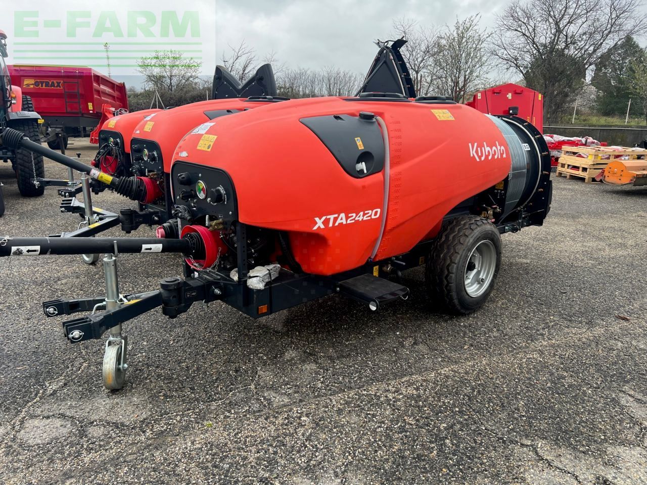 E-FARM: Kubota xta 2420 - Permetezőgép - id PX8AHHL - 15 900 EUR - Gyártási év: 2023 - Franciaország
