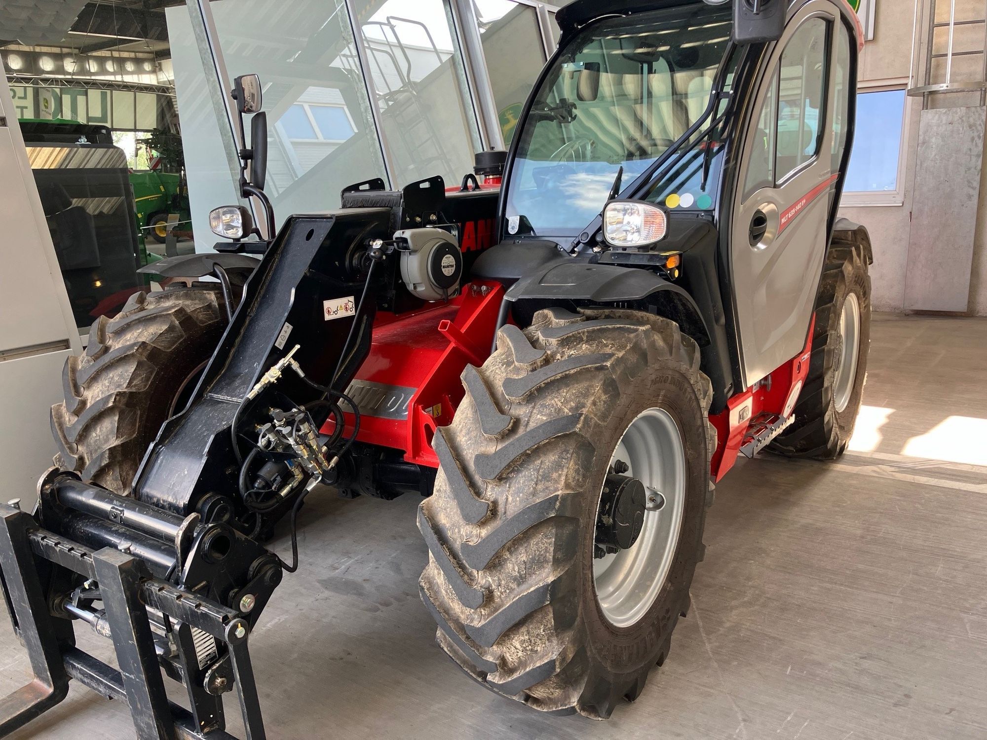 E-FARM: Manitou Teleskoplader MLT 635 Premium - Telehandler - id YRMELRK - €87,500 - Year of construction: 2023 - Engine hours: 250,Engine power (HP): 136,Austria