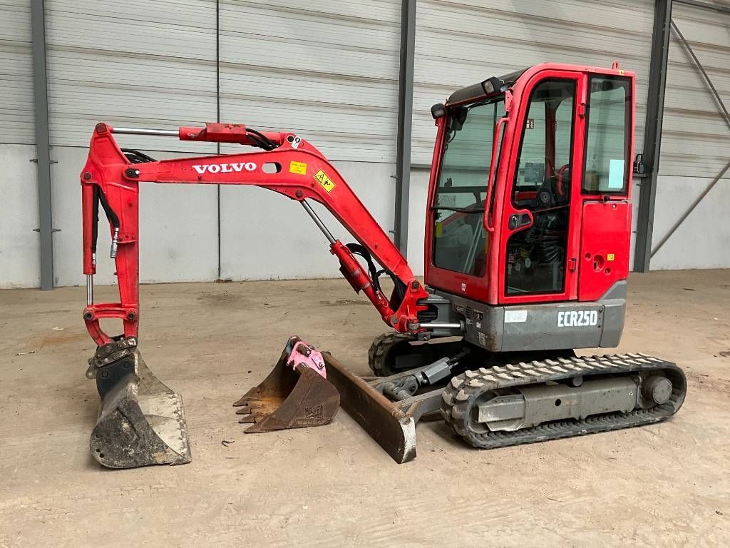 VOLVO ecr 25 d Mini excavator €15,250