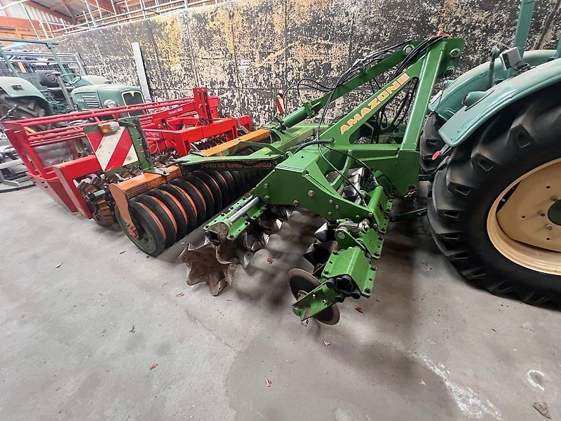 E-FARM: Amazone catros 3001 - Brona talerzowa i talerzówka kompaktowa - id TIQNYYL - 7900 € - Rok produkcji: 2011 - Niemcy