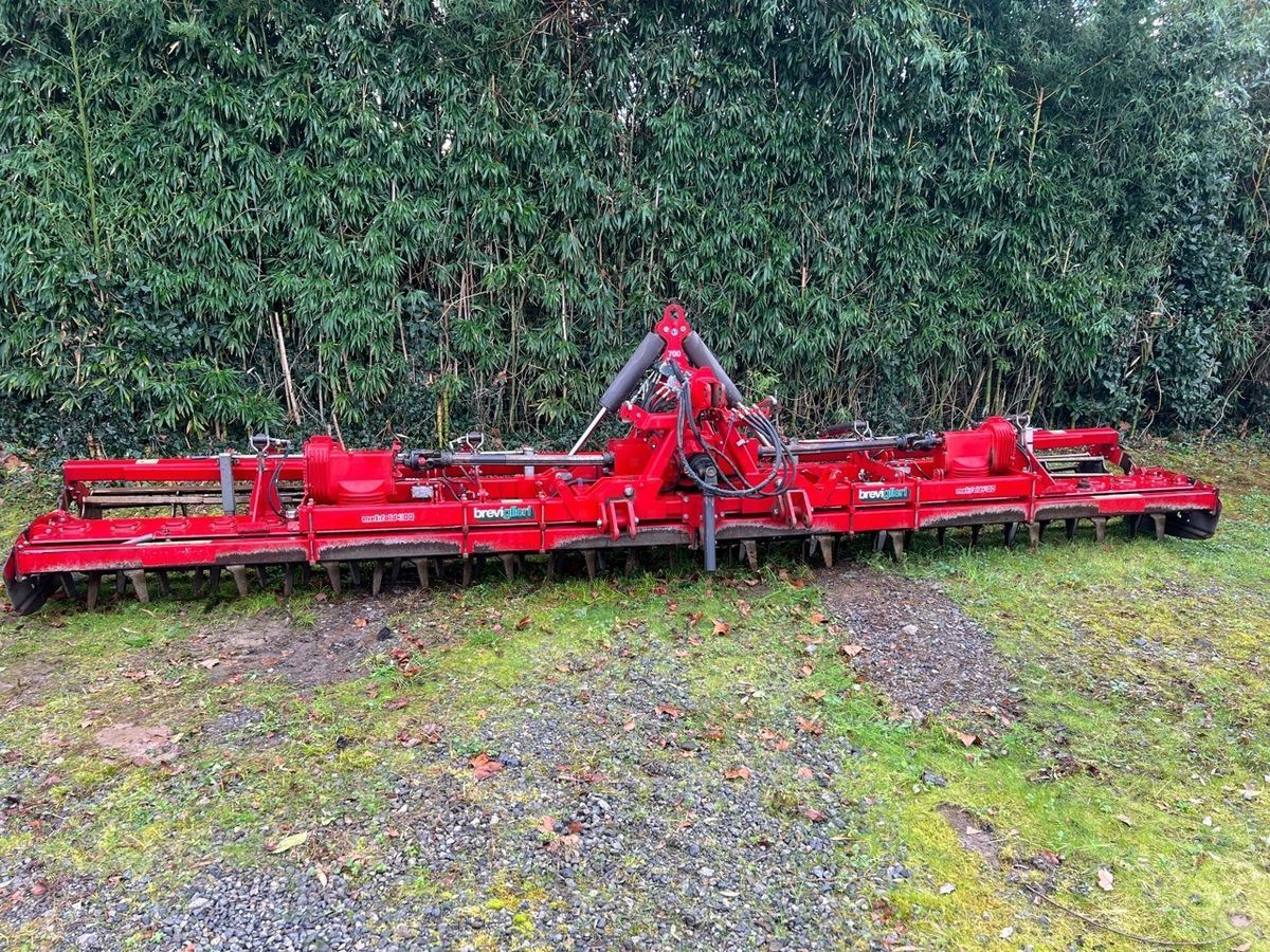 breviglieri mekfold 300 700 Power harrow €10,000