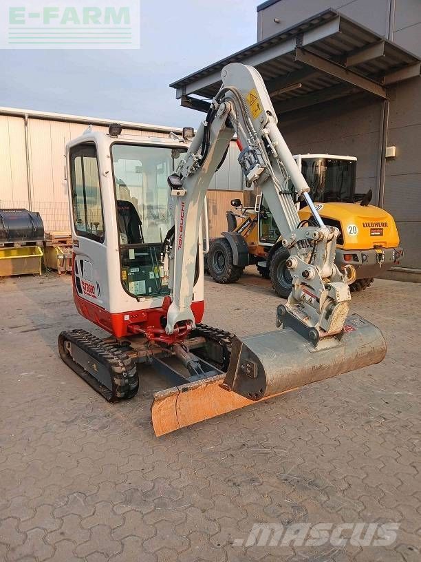 Takeuchi tb 320 a Mini-pelle 31 000 €