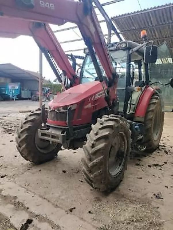 E-FARM: Massey Ferguson 5710 - Traktor - id JMGNR1C - 49.500 € - Produktionsår: 2016 - Motortimer: 4.100,Motoreffekt (HP): 101,Frankrig