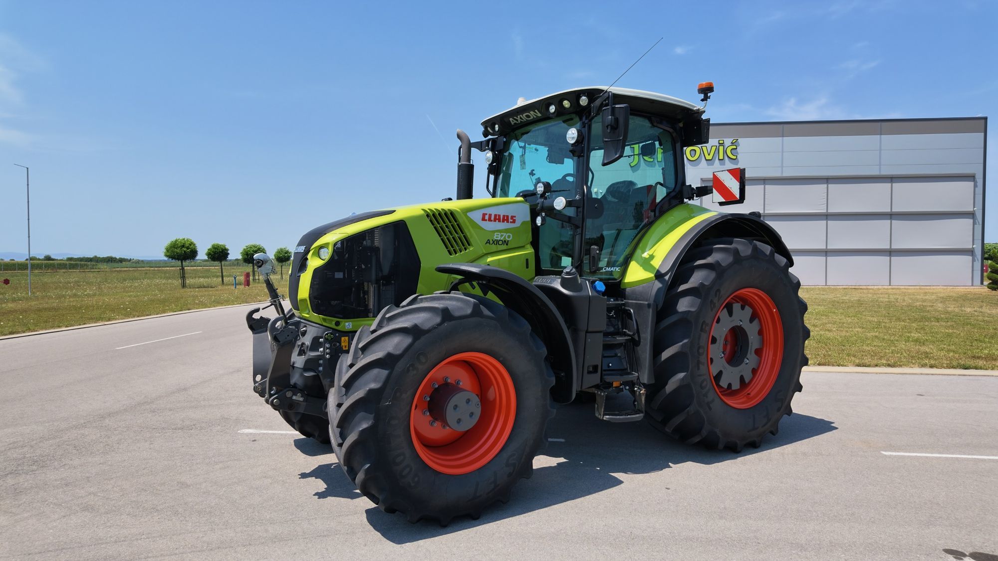 Claas Axion 870 CMATIC Tractor €165,000