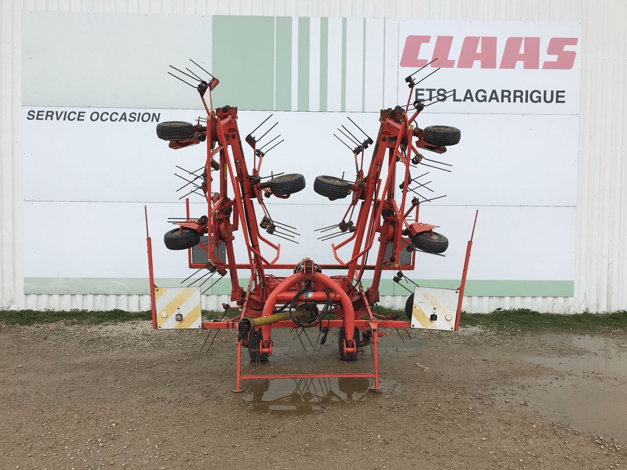 E-FARM: Kuhn GF 8501 MH - Tedder - id HFHQNTM - 6900 € - Año: 2003 - Francia