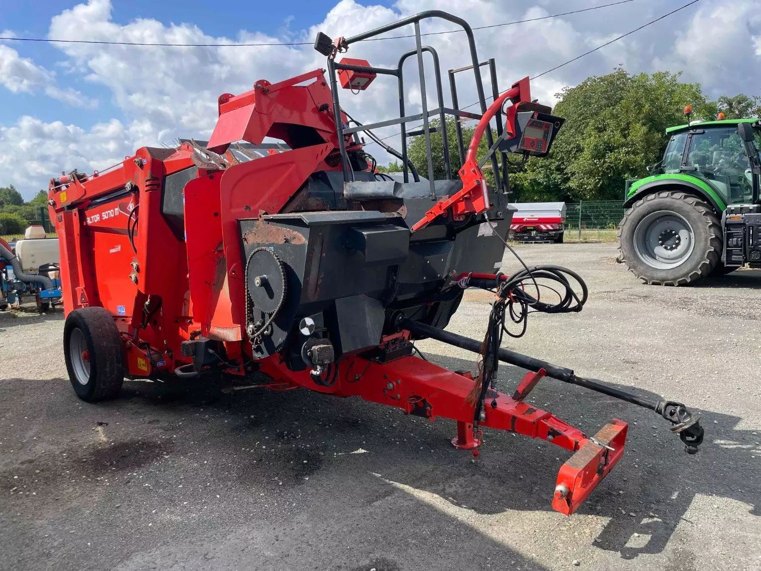E-FARM: Kuhn désileuse pailleuse 5070 m gl kuhn - Cortadoras y alimentadoras de ensilado - id HRTLQRU - 15.000 € - Año: 2015 - Francia