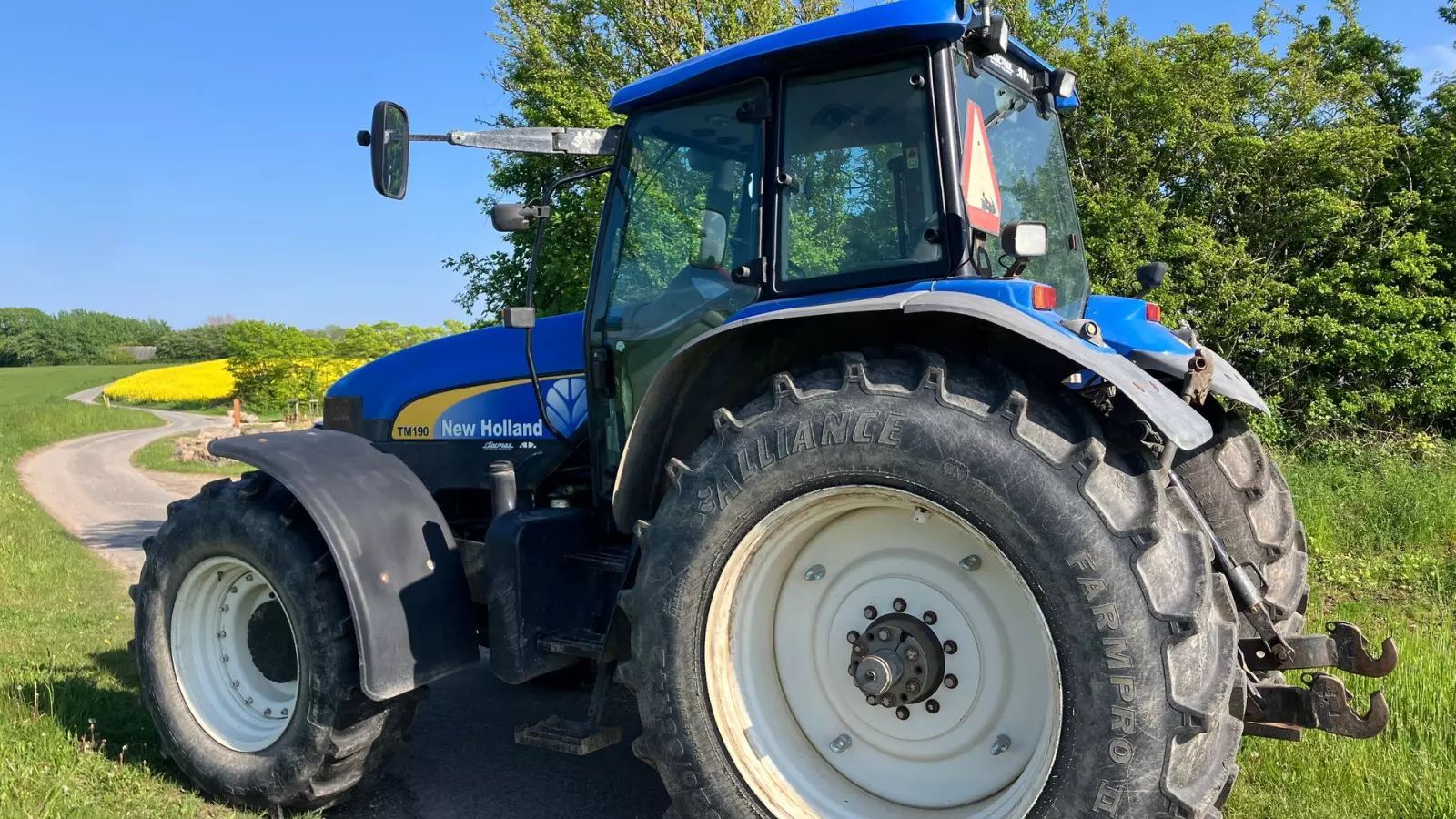 New Holland TM 190 Traktor