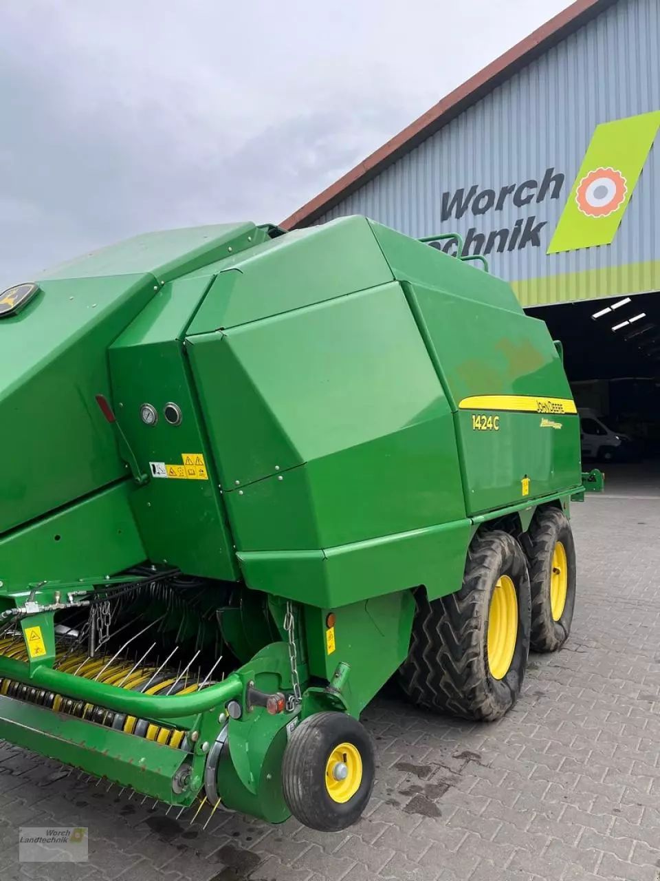 E-FARM: John Deere 1424 C - Empacadora - id WR7JZ4B - 39.900 € - Año: 2014 - Alemania