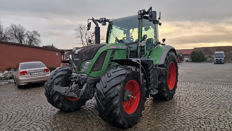 Fendt 724 Vario Profi Plus Traktor 75.341 €