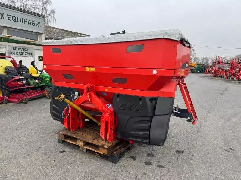 E-FARM: Kuhn axis50.1w - Düngerstreuer - id 4FM7HZS - 7.500 € - Baujahr: 2012 - Frankreich
