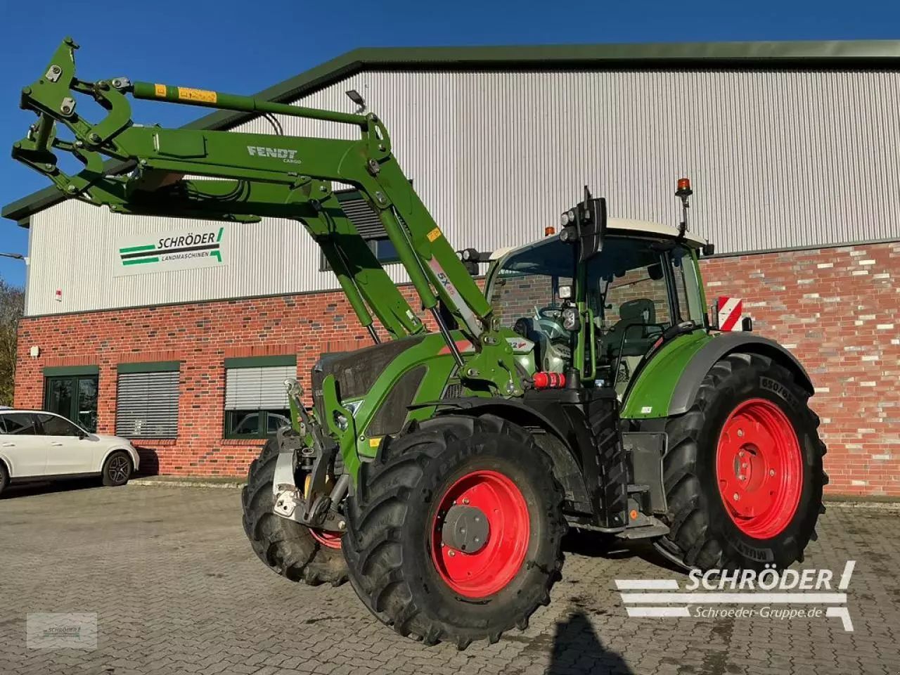 Fendt 722 Vario Profi+ Tractor €131,885