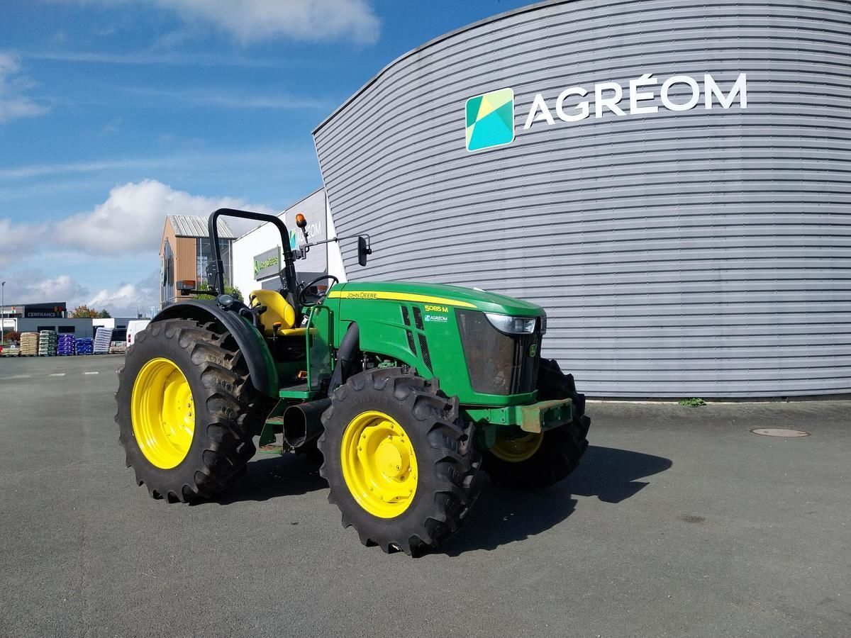 E-FARM: John Deere 5085 M - Tracteur - id ARLZBMH - 39 950 € - Année: 2014 - Lecture du nombre d'heure: 3 880,Puissance du moteur (chevaux): 85,France