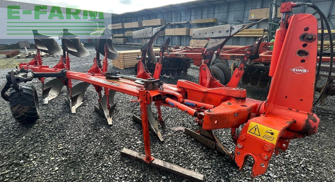 Kuhn multimaster 123 Plough €8,000