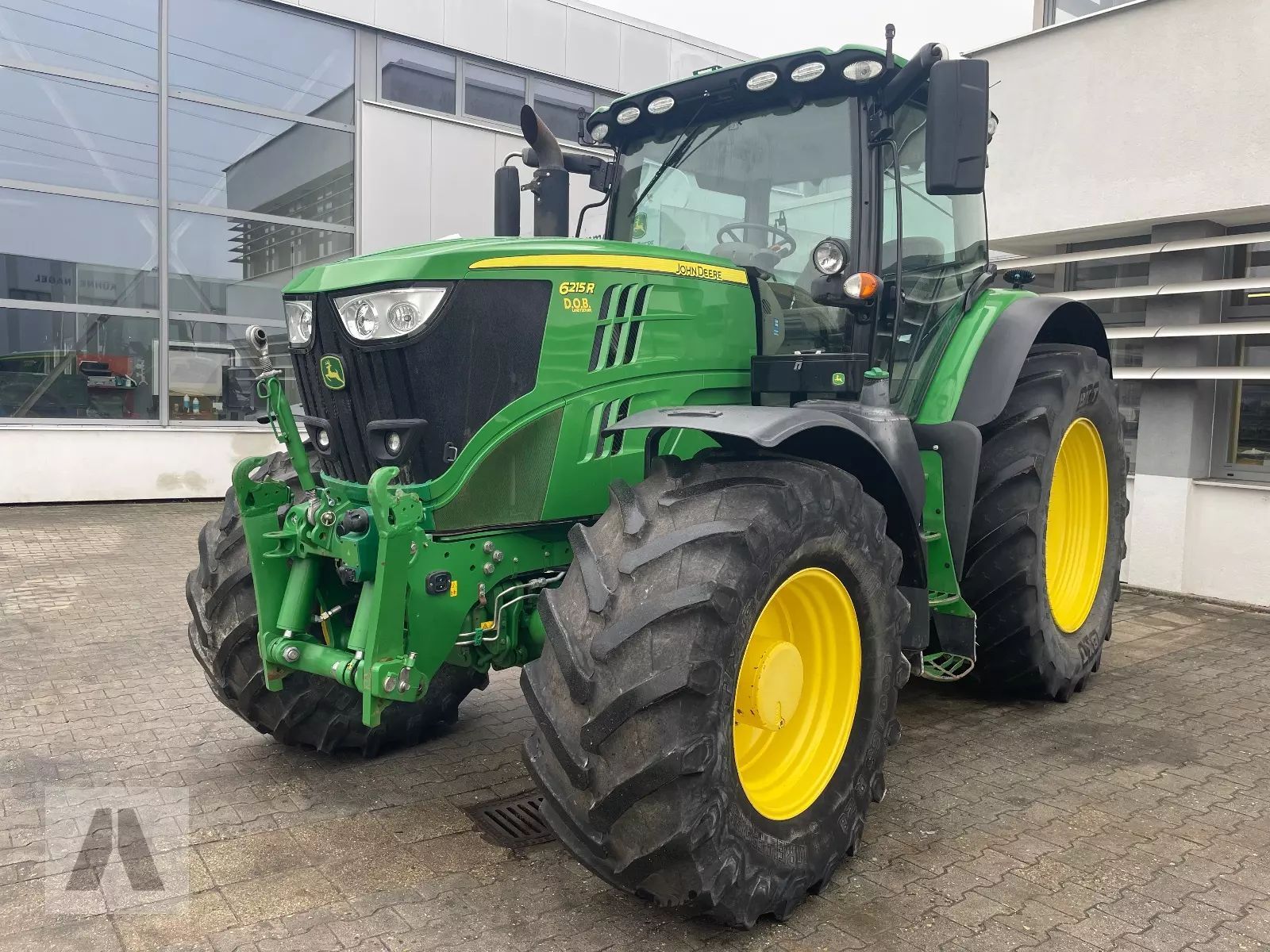 John Deere 6215 R Tractor €110,900