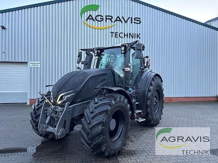 Valtra Q305 Tractor €176,000